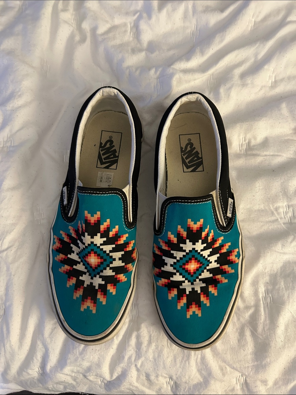 Vans Slip-On Sneakers in Turquoise Aztec Pattern womens 10, men’s 8.5